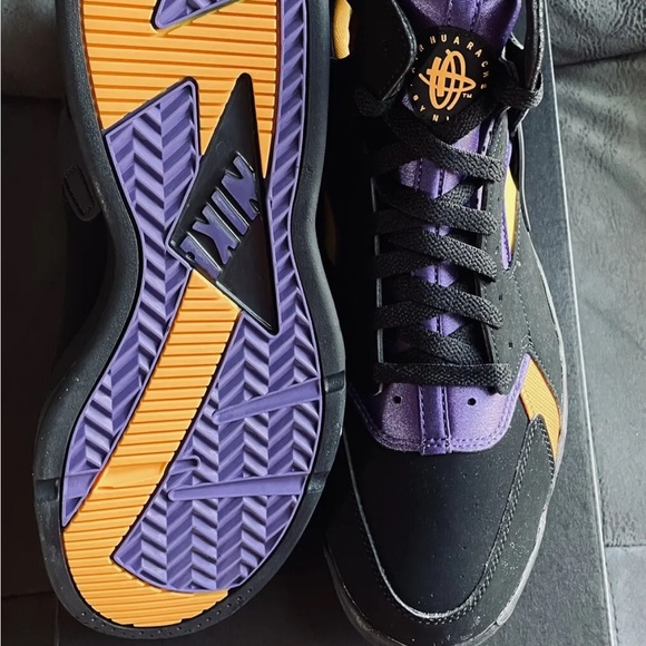 2023 Nike Air Flight Huarache Lakers Away Kobe Bryant PE Size -10 - Picture 6 of 6